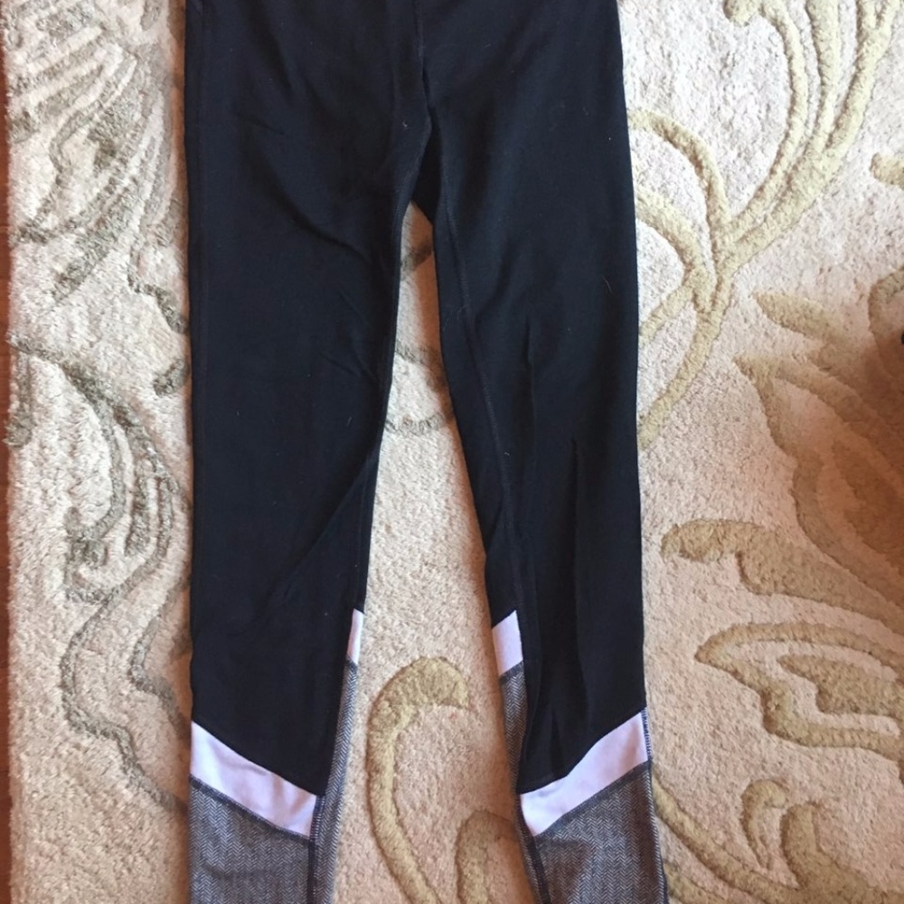 Tek Gear Black Size Small Leggings with design